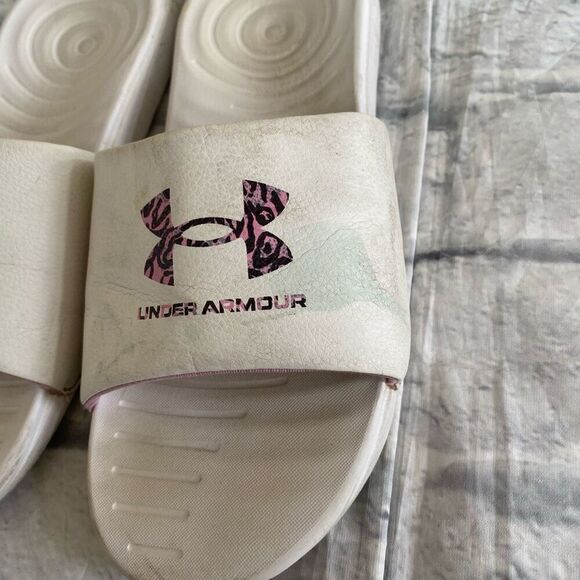 Under Armour women 8 slides w/comfort sole white - Picture 2 of 9